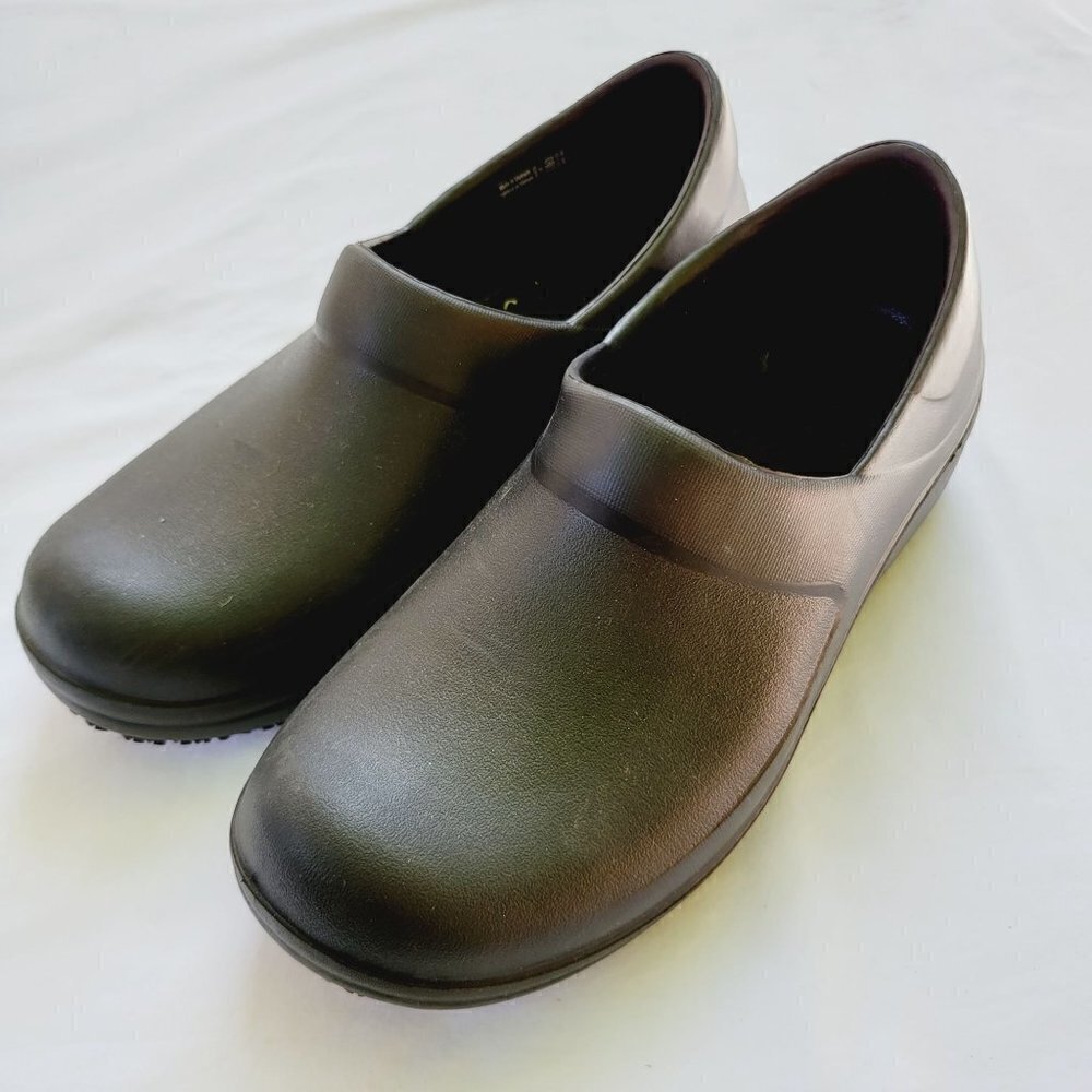 CROCS at Work Women's Black Neria Pro II Slip-On Clog - size 6